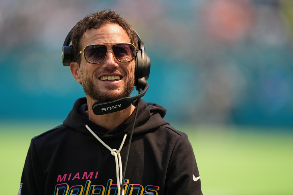 Miami Dolphins head coach Mike McDaniel looks on before an NFL football game against the Los Angeles Chargers Sunday, Oct. 12, 2025, in Miami Gardens, Fla. (AP Photo/Rebecca Blackwell)