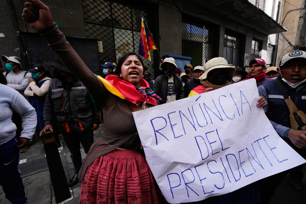Photos of mass protests and road blockades choking the Bolivian capital