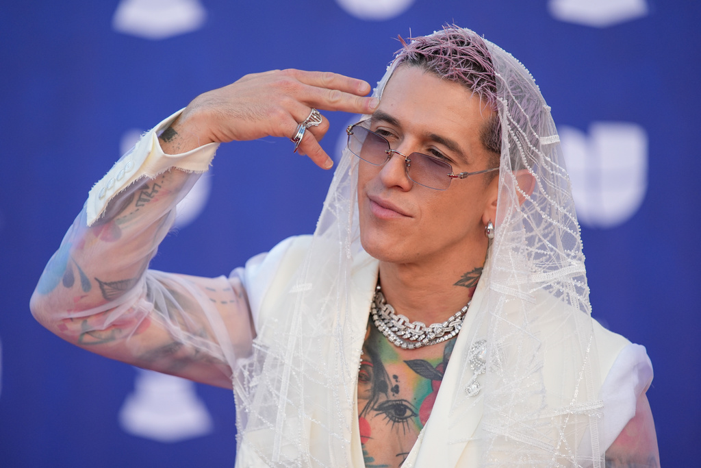 Lenny Tavarez arrives at the 2025 Latin Grammys on Thursday, Nov. 13, 2025, at MGM Grand in Las Vegas. (AP Photo/John Locher)
