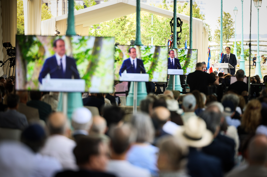 Yonathan Arfi, President of CRIF (Representative Council of Jewish Institutions in France) delivers a speech during a ceremony marking the 84th anniversary of the 1942 Vel d'Hiv police roundup, the largest roundup of Jews in France during World War II, and paying tribute to the Righteous Among the Nations of France in Paris, Sunday, July 19, 2026. (AP Photo/Thomas Padilla)