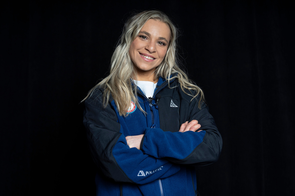 Olympic hopeful U.S. para snowboarder Oksana Masters poses for a photo during Team USA Media Summit, Wednesday, Oct. 29, 2025, in New York. (AP Photo/Yuki Iwamura)