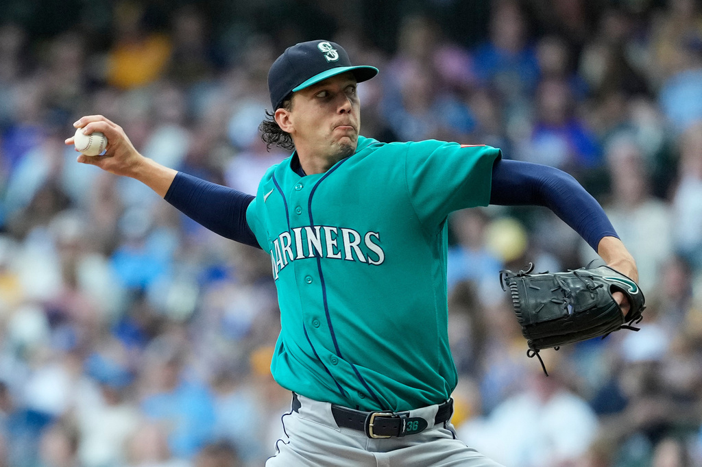 Seattle Mariners' Logan Gilbert pitches during the first inning of a baseball game against the Milwaukee Brewers, Wednesday, Aug. 19, 2026, in Milwaukee. (AP Photo/Aaron Gash)