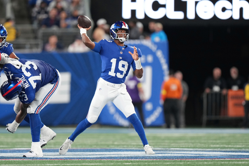 FILE - New York Giants quarterback Jameis Winston (19) prepares to make a throw from the pocket during an NFL preseason football game against the New England Patriots, Aug.. 21, 2025, in East Rutherford, NJ. (AP Photo/Peter Joneleit, File)