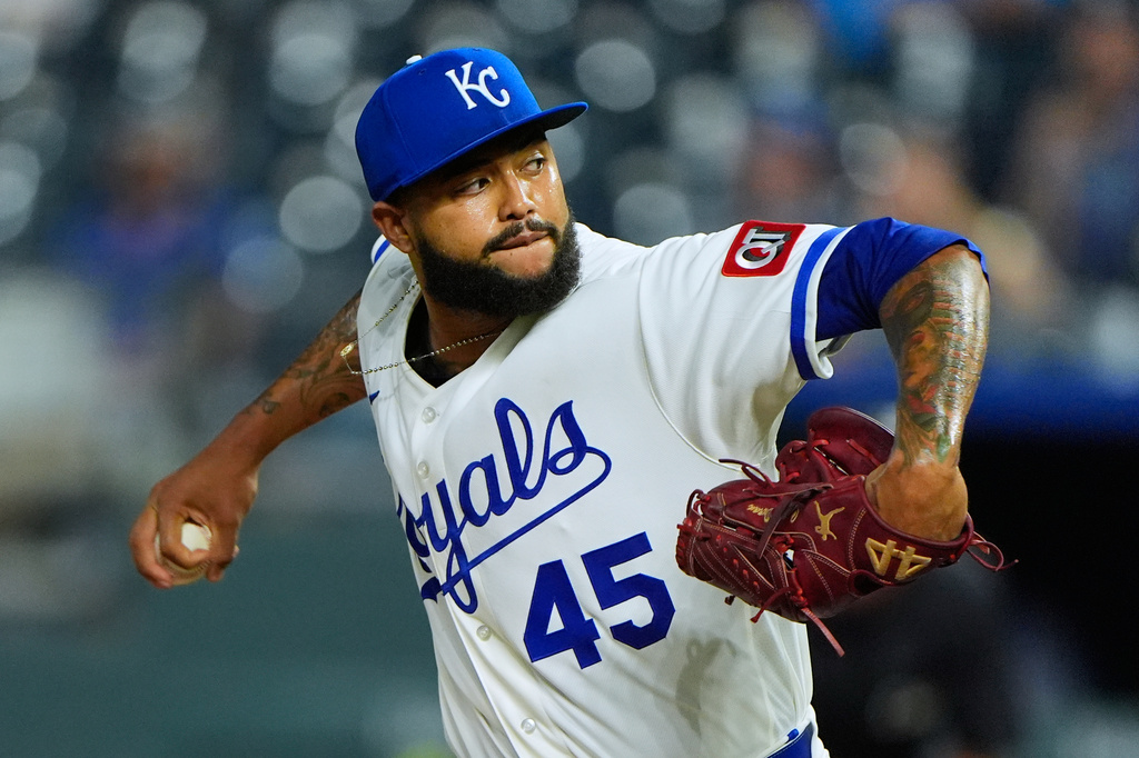 Kansas City Royals pitcher Carlos Duran throws during the ninth inning of a baseball game against the Athletics, Tuesday, Aug. 18, 2026, in Kansas City, Mo. (AP Photo/Charlie Riedel)