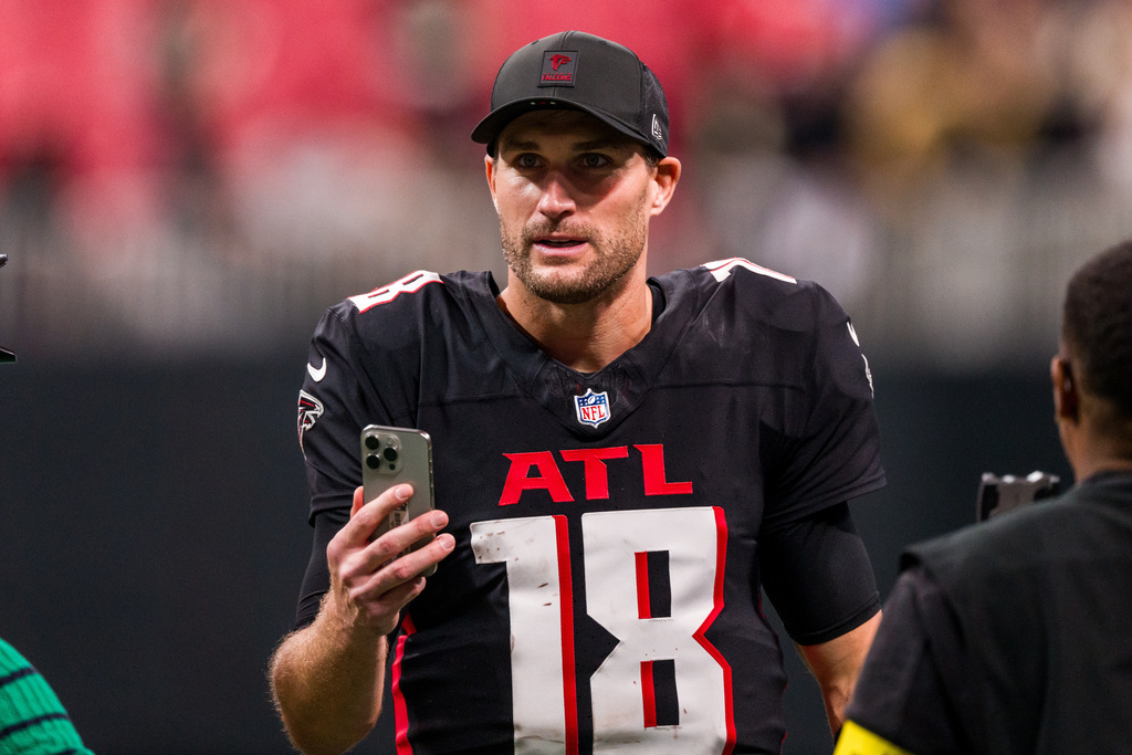 FILE - Atlanta Falcons quarterback Kirk Cousins (18) walks off the field after an NFL football game against the New Orleans Saints, Sunday, Jan. 4, 2026, in Atlanta. (AP Photo/Danny Karnik, File)