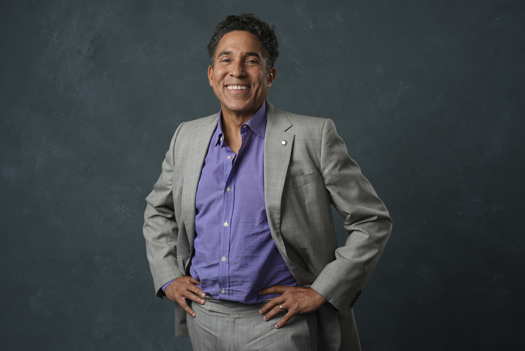 Oscar Nunez poses for a portrait to promote "The Paper" on Tuesday, Aug. 26, 2025, in West Hollywood, Calif. (AP Photo/Chris Pizzello)