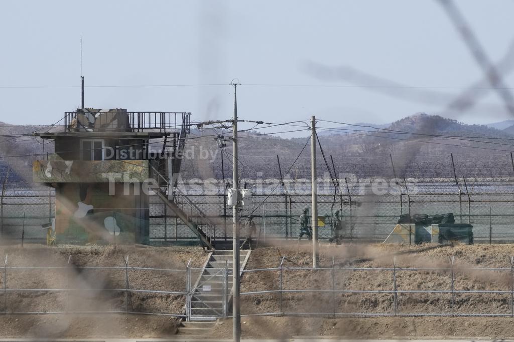 South Korea's military fires warning shots after North Korean soldiers ...