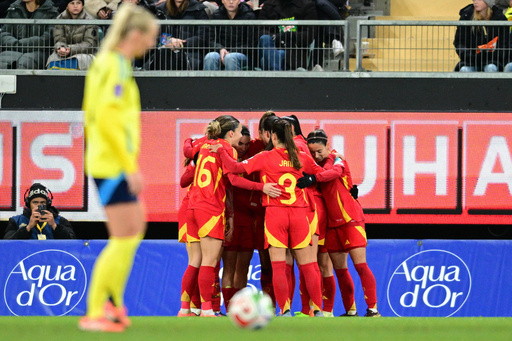 Spain celebrates after scoring a goal during the women's Nations League semifinal soccer match between Sweden and Spain in Gothenburg, Sweden, Tuesday Oct. 28, 2025. (Bj Hanna Brunlöf/TT via AP) Spain celebrates after scoring a goal during the women's Nations League semifinal soccer match between Sweden and Spain in Gothenburg, Sweden, Tuesday Oct. 28, 2025. (Bj Hanna Brunlöf/TT via AP)