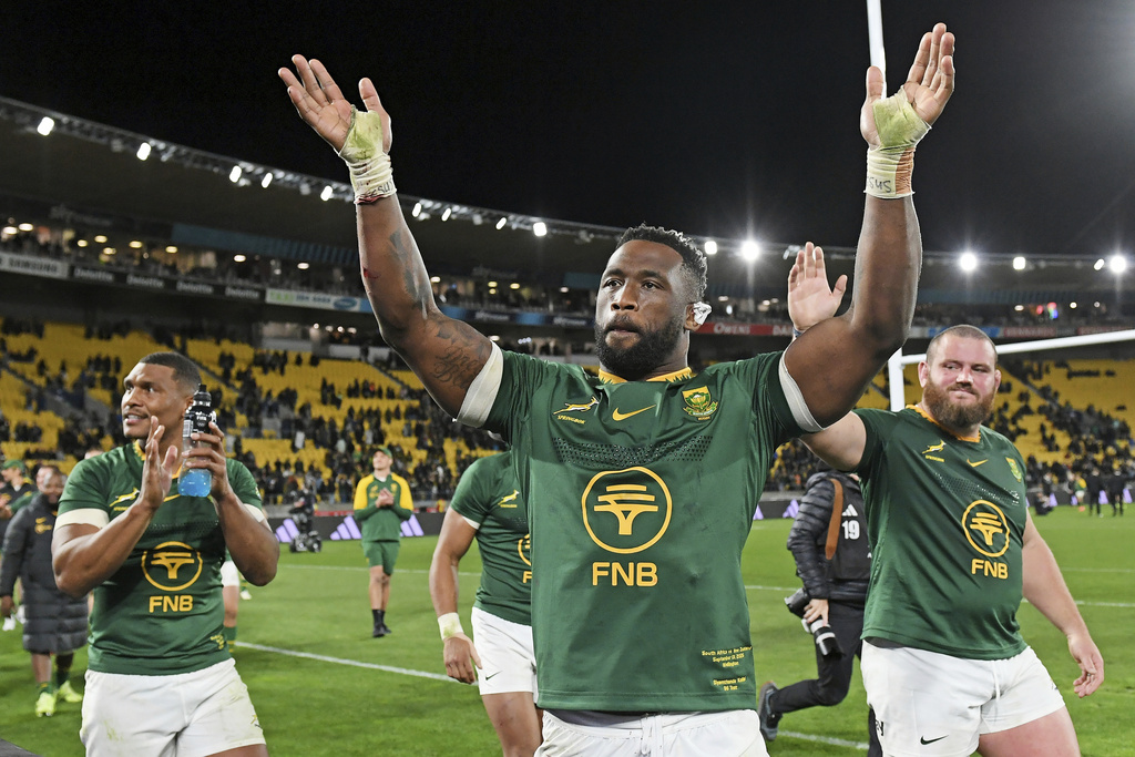 Springbok captain Siya Kolisi waves to supporters after defeating the All Blacks in their Rugby Championship test match in Wellington, New Zealand, Saturday, Sept. 13, 2025. (AP Photo/Kerry Marshall)