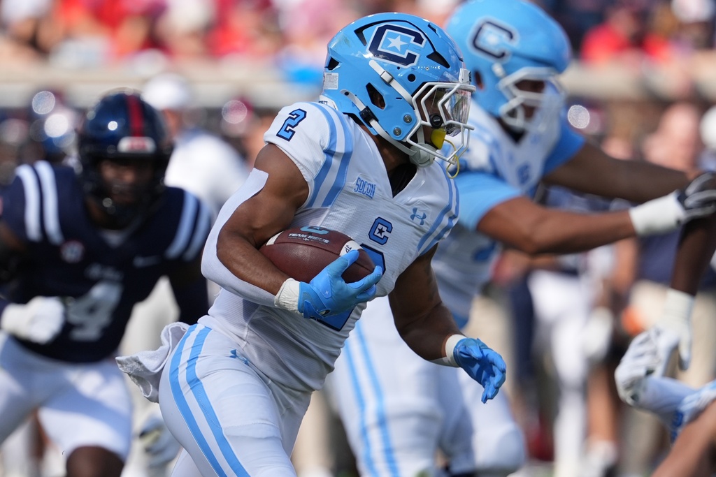 Citadel wide receiver Javonte Graves-Billips (2) runs for a first down against Mississippi during the first half of an NCAA college football game, Saturday, Nov. 8, 2025, in Oxford, Miss. (AP Photo/Rogelio V. Solis)