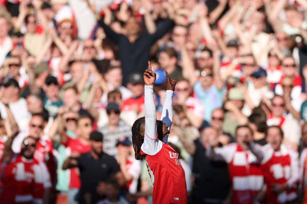 Arsenal's Eberechi Eze celebrates after scoring the opening goal during the English Premier League soccer match between Arsenal and Newcastle United in London, Saturday, April 25, 2026. (AP Photo/Ian Walton)