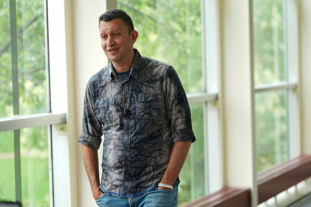 FILE - David Flink, author and chief executive officer of The Neurodiversity Alliance, speaks during the organization's summit on the campus of the University of Denver Friday, Aug. 8, 2025, in Denver. (AP Photo/David Zalubowski, File)