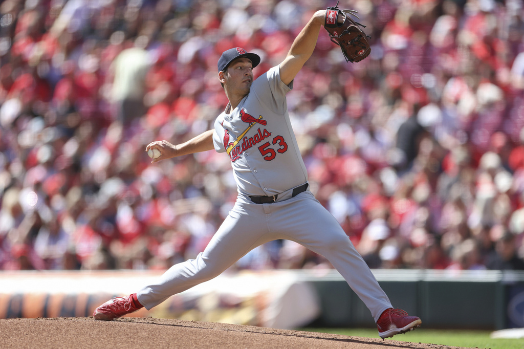 St. Louis Cardinals pitcher Andre Pallante throws during the first inning of a baseball game against the Cincinnati Reds, Sunday, Aug. 31, 2025, in Cincinnati. (AP Photo/Abdoul Sow)