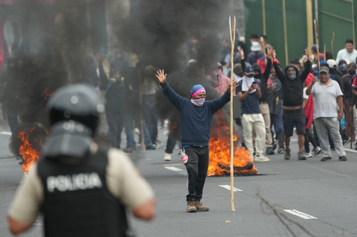 Demonstrators protest the elimination of the diesel subsidy by President Daniel Noboa's government, in Calderon, Ecuador, Thursday, Oct. 9, 2025. (AP Photo/Dolores Ochoa) Demonstrators protest the elimination of the diesel subsidy by President Daniel Noboa's government, in Calderon, Ecuador, Thursday, Oct. 9, 2025. (AP Photo/Dolores Ochoa)