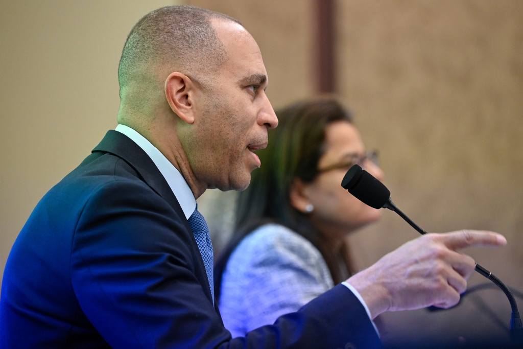 Chairman Hakeem Jeffries, D-N.Y., speaks during a hearing on healthcare on Capitol Hill Wednesday, Oct. 8, 2025, in Washington. (AP Photo/John McDonnell)