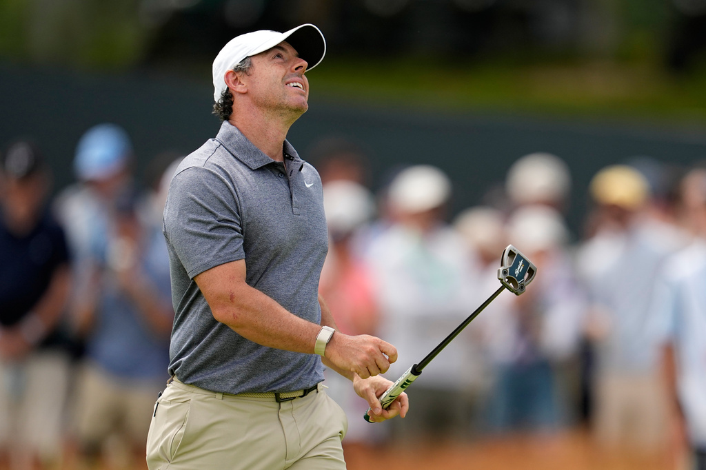 Rory McIlroy, of Northern Ireland, reacts after missing a putt on the third hole during the second round of the U.S. Open golf tournament at Shinnecock Hills Golf Club in Southampton, N.Y., Friday, June 19, 2026.(AP Photo/George Walker IV)