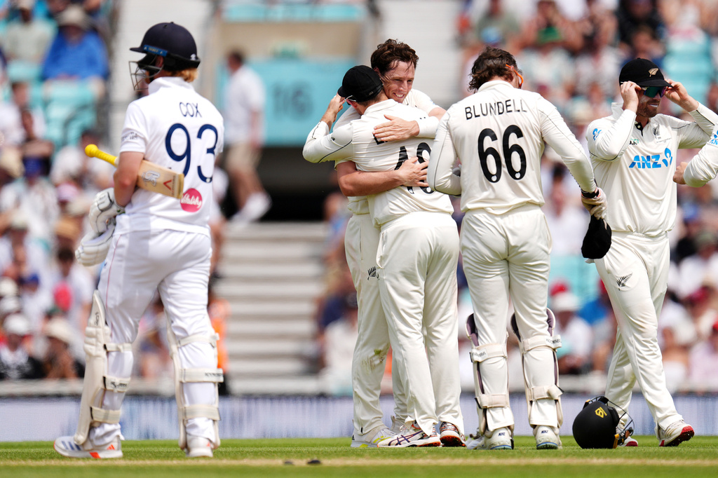 New Zealand's Matt Henry celebrates taking the wicket of England's Jordan Cox on day five of the Second Rothesay Test cricket match between England and New Zealand in London, England, Sunday, June 21, 2026. (Ben Whitley/PA via AP