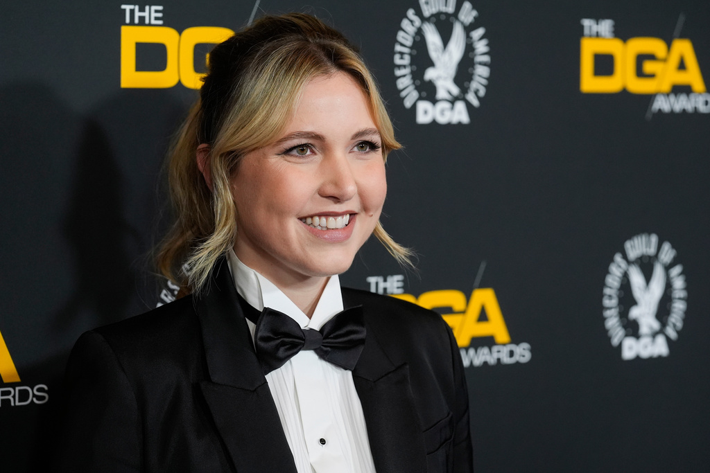 FILE - Taylor Tomlinson arrives at the 77th Directors Guild of America Awards on Saturday, Feb. 8, 2025, in Beverly Hills, Calif. (AP Photo/Chris Pizzello,File)