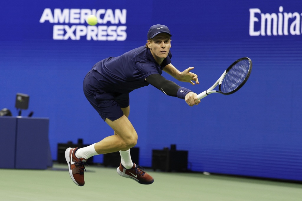 Jannik Sinner, of Italy, returns a shot to Alexander Bublik, of Kazakhstan, during the fourth-round of the U.S. Open tennis championships, Monday, Sept. 1, 2025, in New York. (AP Photo/Adam Hunger)