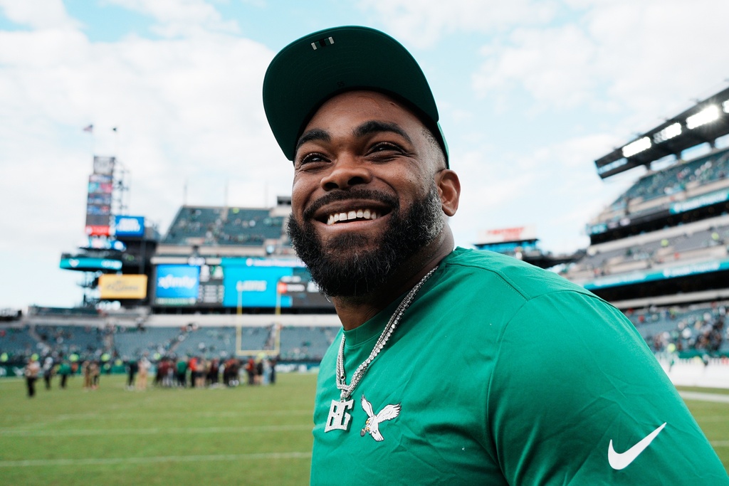 Philadelphia Eagles defensive end Brandon Graham leaves after an NFL football game against the New York Giants on Sunday, Oct. 26, 2025, in Philadelphia. (AP Photo/Chris Szagola)