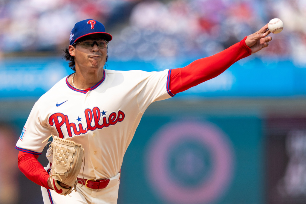 Philadelphia Phillies starting pitcher Jesus Luzardo delivers during the first inning a baseball game against the New York Mets, Saturday, July 18, 2026, in Philadelphia. (AP Photo/Chris Szagola)