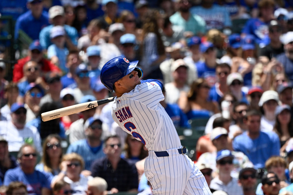 Chicago Cubs' Matt Shaw hits a three-run home run during the second inning of a baseball game against the Toronto Blue Jays, Saturday, June 20, 2026, in Chicago. (AP Photo/Matt Marton)