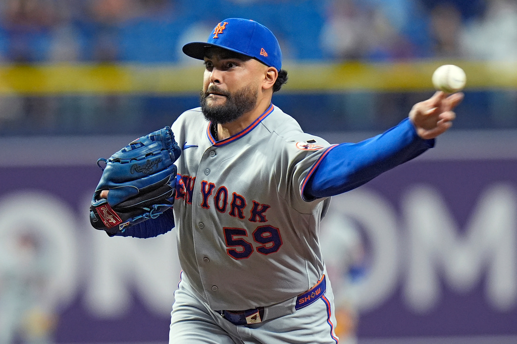 New York Mets pitcher Sean Manaea delivers to the Tampa Bay Rays during the first inning of a baseball game Tuesday, Sept. 1, 2026, in St. Petersburg, Fla. (AP Photo/Chris O'Meara)