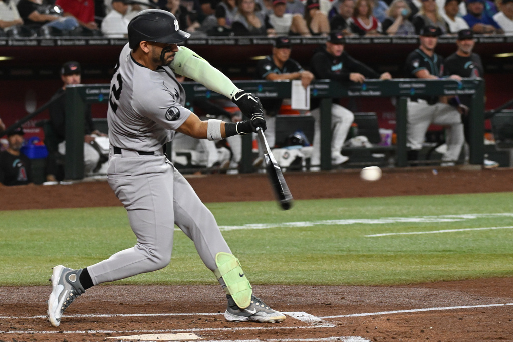 New York Yankees José Caballero (72) hits during the third inning of a baseball game against the Arizona Diamondbacks, Saturday, Sept. 19, 2026, in Phoenix. (AP Photo/Caitlin O'Hara)