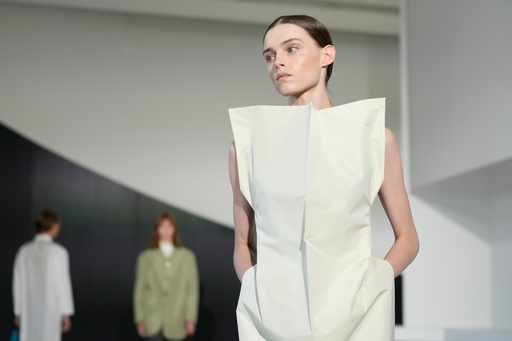 A model wears a creation, part of the Jil Sander women's Spring-Summer 2026 collection, that was presented in Milan, Italy, Wednesday, Sept. 24, 2025. (AP Photo/Luca Bruno) A model wears a creation, part of the Jil Sander women's Spring-Summer 2026 collection, that was presented in Milan, Italy, Wednesday, Sept. 24, 2025. (AP Photo/Luca Bruno)