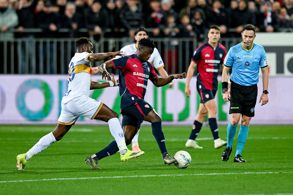 Cagliari's Ibrahim Sulemana Kakari in action during the Serie A soccer match between Cagliari Calcio and Lecce in Cagliari, Italy, Monday, Feb. 16, 2026. (Gianluca Zuddas/LaPresse via AP)