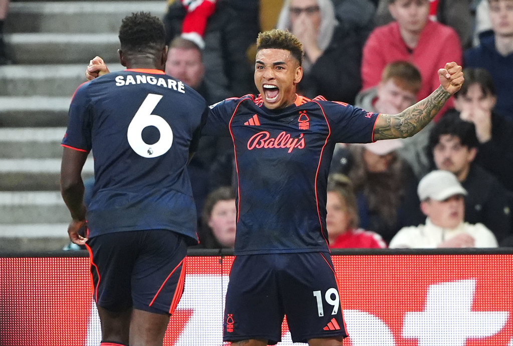 Nottingham Forest's Igor Jesus, right, celebrates scoring their fourth goal of the game with teammate Ibrahim Sangare during the Premier League soccer match between Sunderland and Nottingham Forest, Friday, April 24, 2026, in Sunderland, England. (Owen Humphreys/PA via AP)