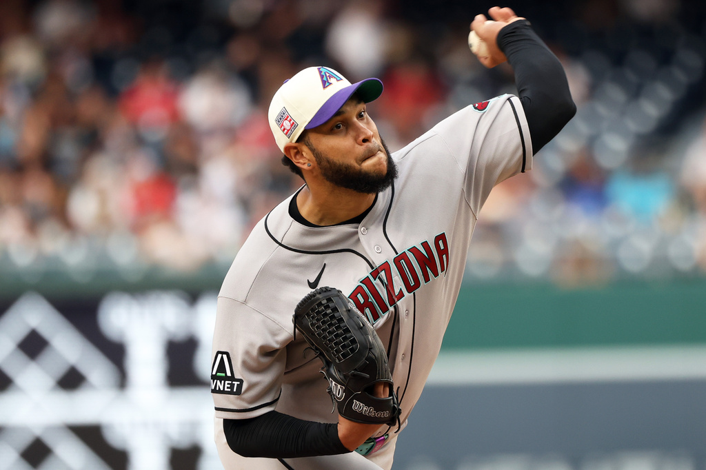 Arizona Diamondbacks pitcher Eduardo Rodriguez throws during the first inning of a baseball game against the Washington Nationals, Friday, July 24, 2026, in Washington. (AP Photo/Daniel Kucin Jr.)