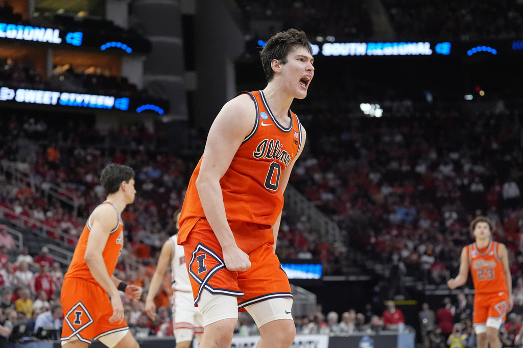 Illinois forward David Mirkovic (0) reacts during the second half against Houston in the Sweet 16 of the NCAA college basketball tournament Thursday, March 26, 2026, in Houston. (AP Photo/Ashley Landis)