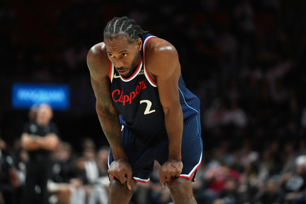 Los Angeles Clippers forward Kawhi Leonard (2) prepares to shoot a free throw during the second half of an NBA basketball game against the Miami Heat, Monday, Dec. 1, 2025, in Miami. (AP Photo/Lynne Sladky)