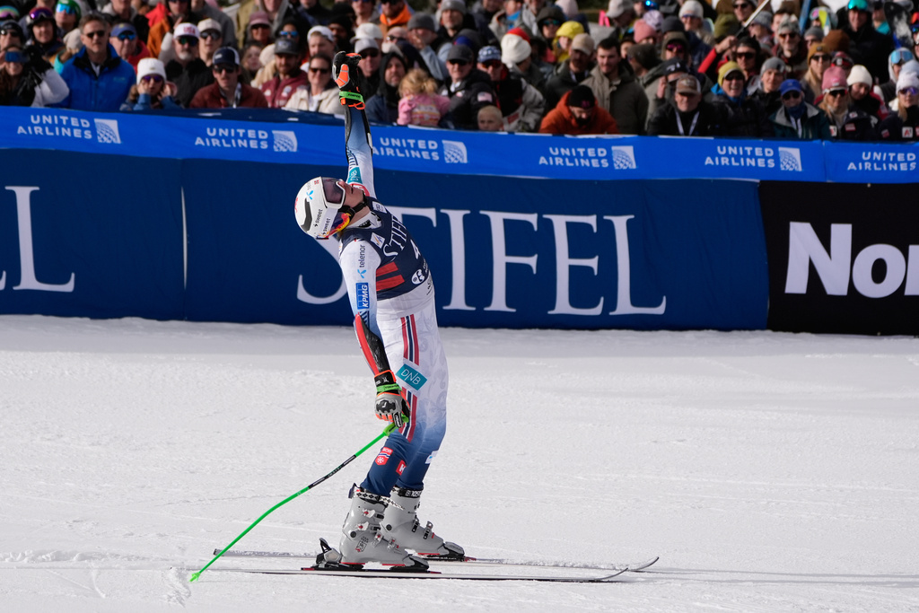 Norway's Henrik Kristoffersen celebrates after his run during a World Cup men's giant slalom skiing race, Friday, Nov. 28, 2025, in Copper Mountain. (AP Photo/Robert F. Bukaty)