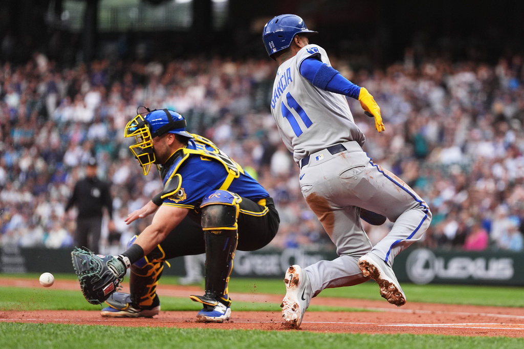 Catcher Cal Raleigh is out of the Mariners' lineup vs. Royals again with a sore side