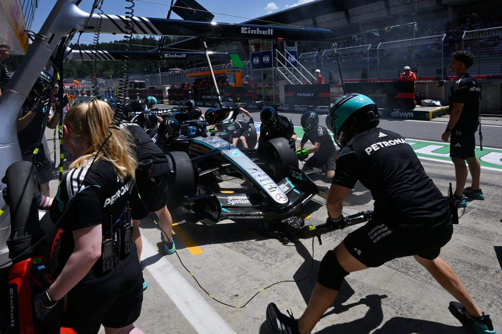 Mercedes driver George Russell of Britain gets a pit stop during the third free practice ahead of the Austrian F1 Grand Prix, in Spielberg, Austria, Saturday, June 27, 2026. (AP Photo/Denes Erdos)