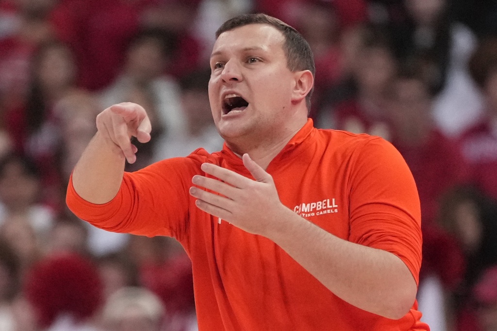 Campbell head coach John Andrzejek reacts during the first half of an NCAA college basketball game Monday, Nov. 3, 2025, in Madison, Wis. (AP Photo/Morry Gash)