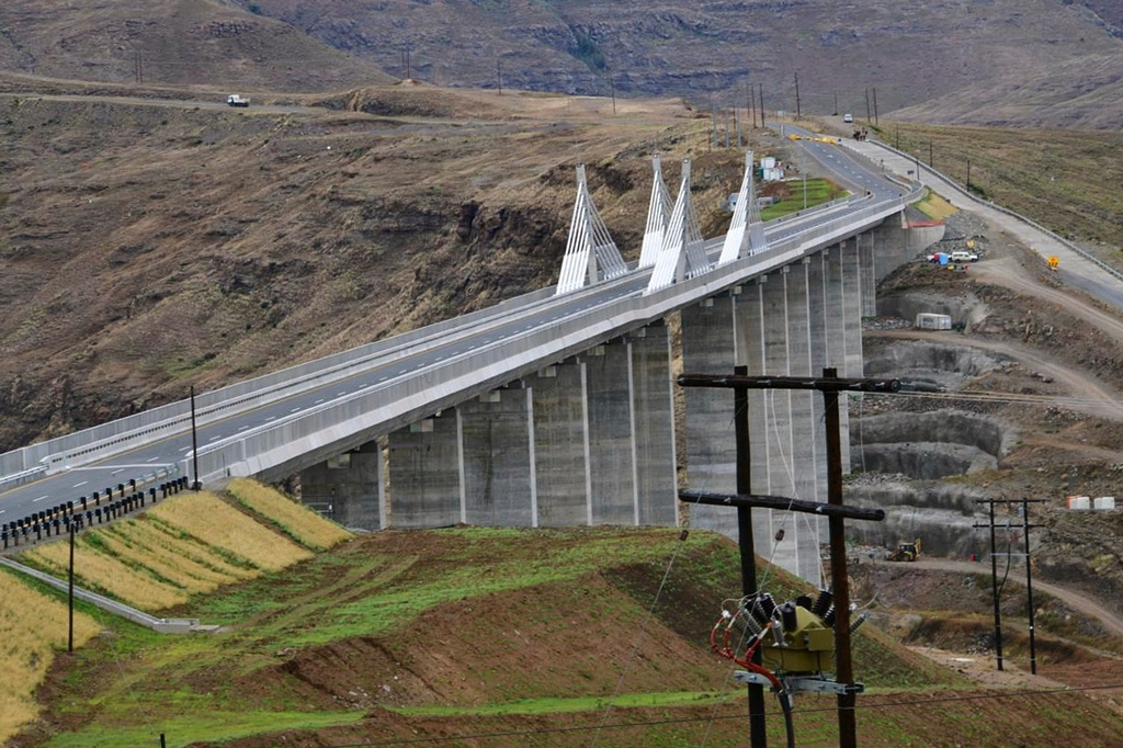 This photo provided by the South African Government Communications and Information Services (GCIS), shows the Senqu Bridge in Mokhotlong, Lesotho, Wednesday, April 22, 2026. (Elmond Jiyane/South African Government Communication and Information Services via AP)