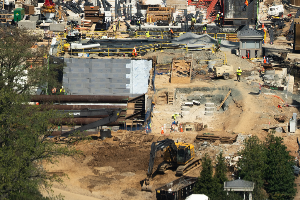 Work continues on the construction of the ballroom at the White House in Washington, Wednesday, April 1, 2026. (AP Photo/Allison Robbert)