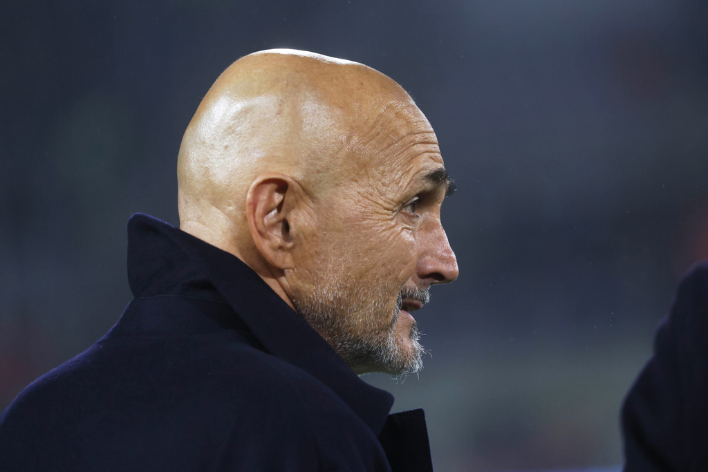 Juventus Allenatore head coach Luciano Spalletti is seen during the Serie A soccer match between Cremonese and Juventus in Cremona, Italy, Saturday, Nov. 1, 2025. (Alberto Mariani/LaPresse via AP)