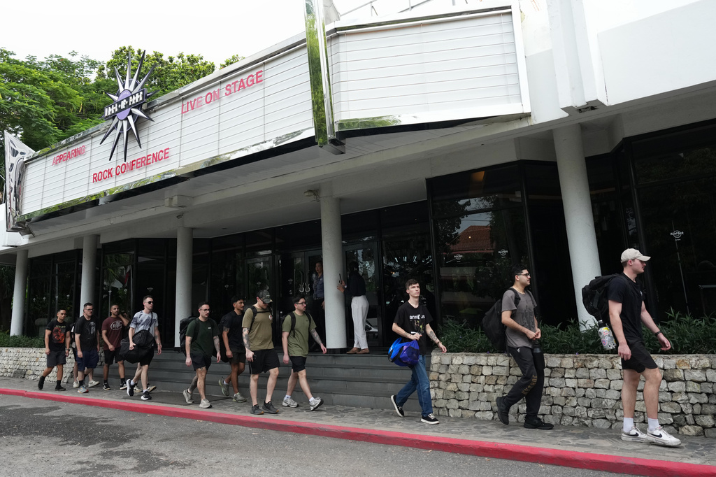 American service members of the USS Abraham Lincoln strike group arrive at a hotel in Pattaya, Thailand, Wednesday, Sept. 2, 2026. (AP Photo/Sakchai Lalit)