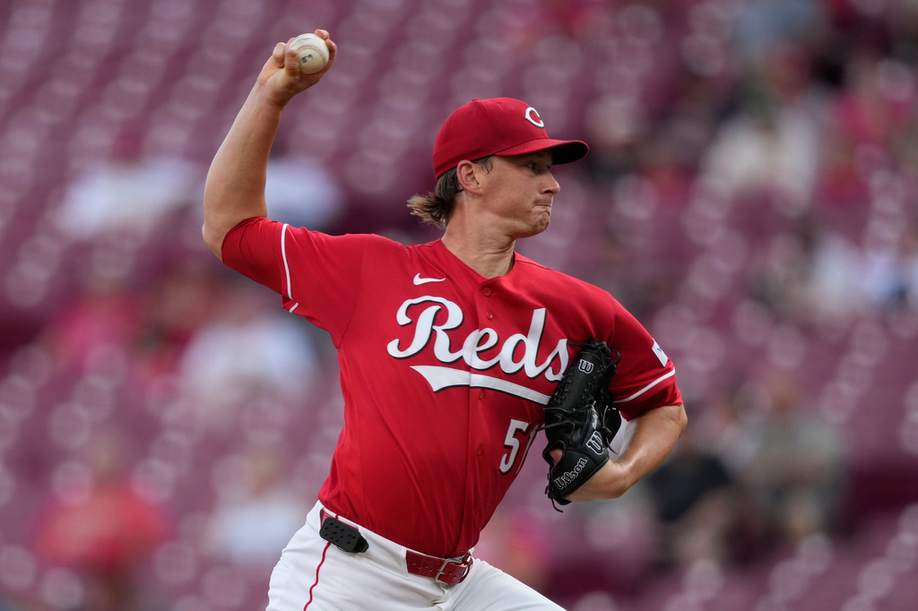 Cincinnati Reds pitcher Brady Singer throws during the first inning of a baseball against the San Diego Padres, in Cincinnati, Monday, Aug. 31, 2026. (AP Photo/Carolyn Kaster)