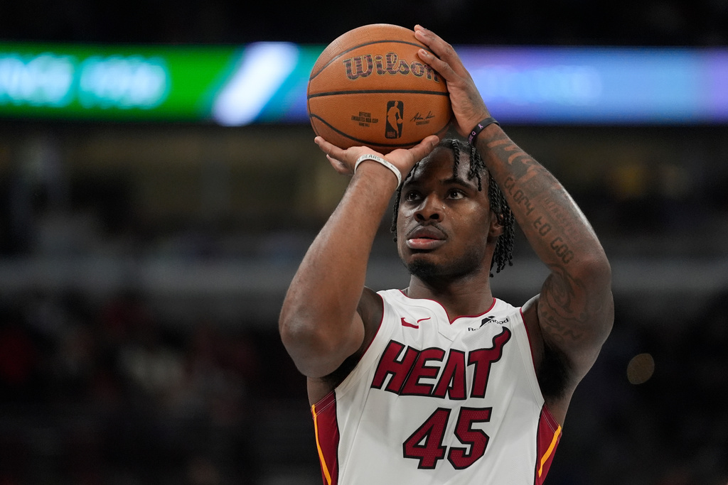Miami Heat guard Davion Mitchell prepares to take a free throw during the first half of an NBA Cup basketball game against the Chicago Bulls, Friday, Nov. 21, 2025, in Chicago. (AP Photo/Erin Hooley)