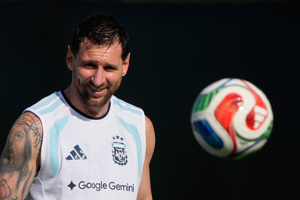 Argentina's Lionel Messi trains for the World Cup soccer tournament Monday, June 29, 2026, in Kansas City, Kan. (AP Photo/Charlie Riedel)