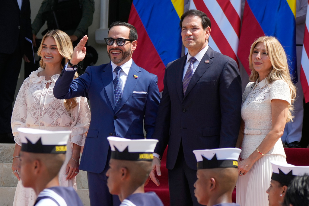 Colombian President Abelardo De La Espriella, second from left, stands with U.S. Secretary of State Marco Rubio, second from right, as Rubio's wife Jeanette Rubio, right, and Colombia's first lady Ana Lucía Pineda, left, look on at the Batallon Paraiso military complex in Barranquilla, Colombia, Tuesday, Sept. 8, 2026. (AP Photo/Fernando Vergara, Pool)