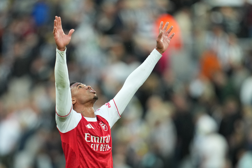 Arsenal's Gabriel celebrates after the English Premier League soccer match between Newcastle and Arsenal at St James' Park, Newcastle upon Tyne, Sunday, Sept. 28, 2025. (AP Photo/Jon Super)