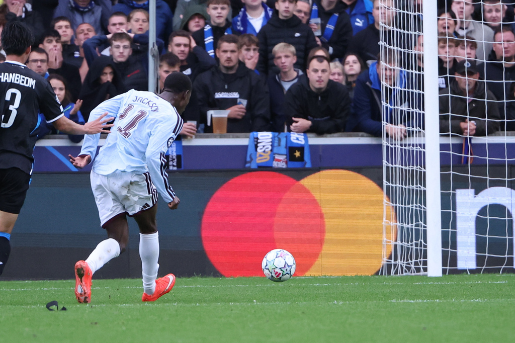 Aston Villa's Nicolas Jackson scores his side's third goal during the Champions League opening phase soccer match between Club Brugge and Aston Villa in Bruges, Belgium, Tuesday, Sept. 8, 2026. (AP Photo/Omar Havana)