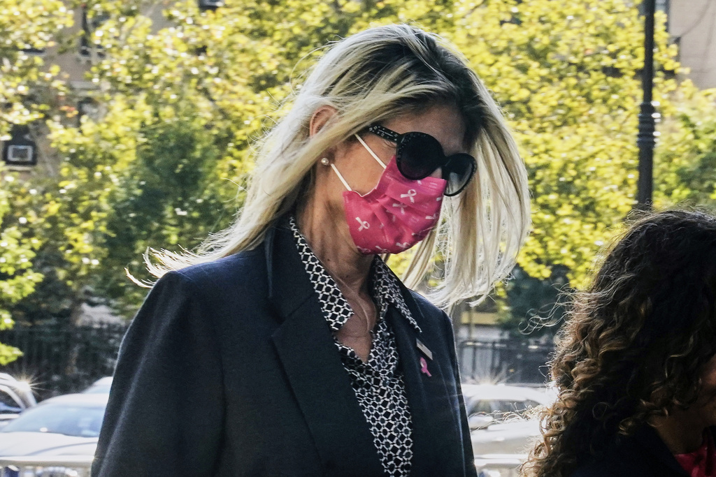 Nadine Menendez, wife of former Sen. Bob Menendez, D-N.J., arrives at Manhattan federal court, in New York, Thursday, Sept. 11, 2025. (AP Photo/Richard Drew)