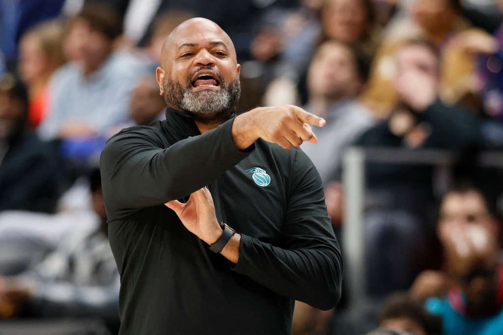 Detroit Pistons head coach J.B. Bickerstaff shouts to his team during the first half of an NBA basketball game against the San Antonio Spurs, Monday, Feb. 23, 2026, in Detroit. (AP Photo/Duane Burleson)